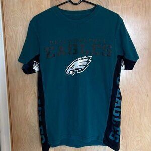 Philadelphia Eagles T-Shirt - Mens Medium - Unique design.